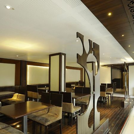 โอโย 8190 โฮเต็ล สัตยาน อินน์ เชอร์ดี ภายนอก รูปภาพ